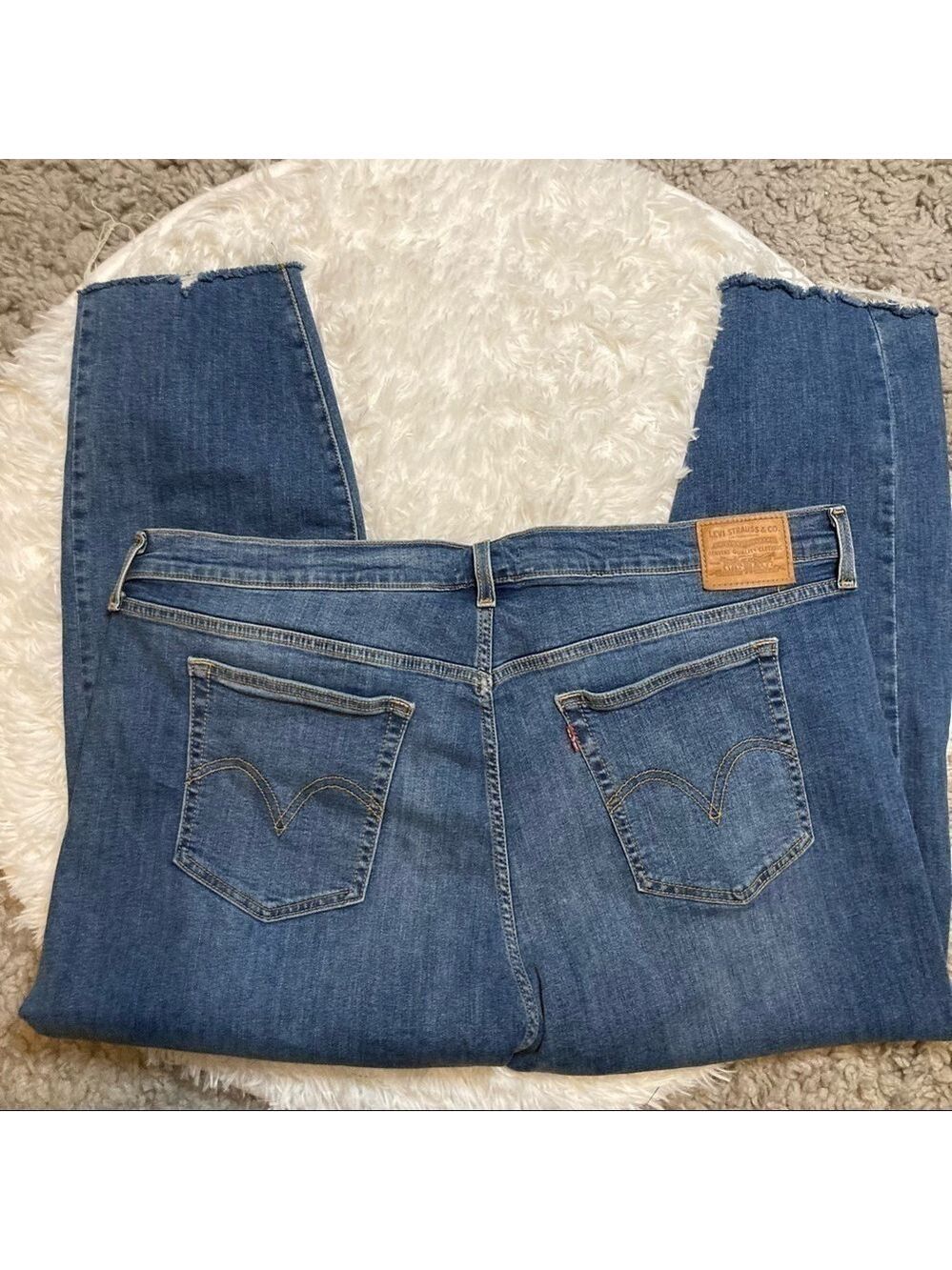 LEVI’S High Waisted Wedgie Fit Distressed Skinny Jeans - Picture 3 of 12